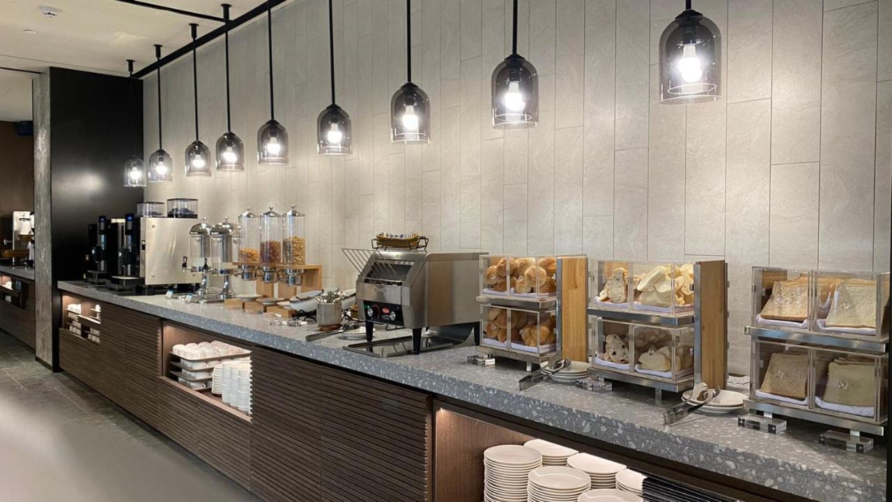 Lakeshore Hotel Hualien Taroko Shunan Exterior foto Coffee bar at the lounge