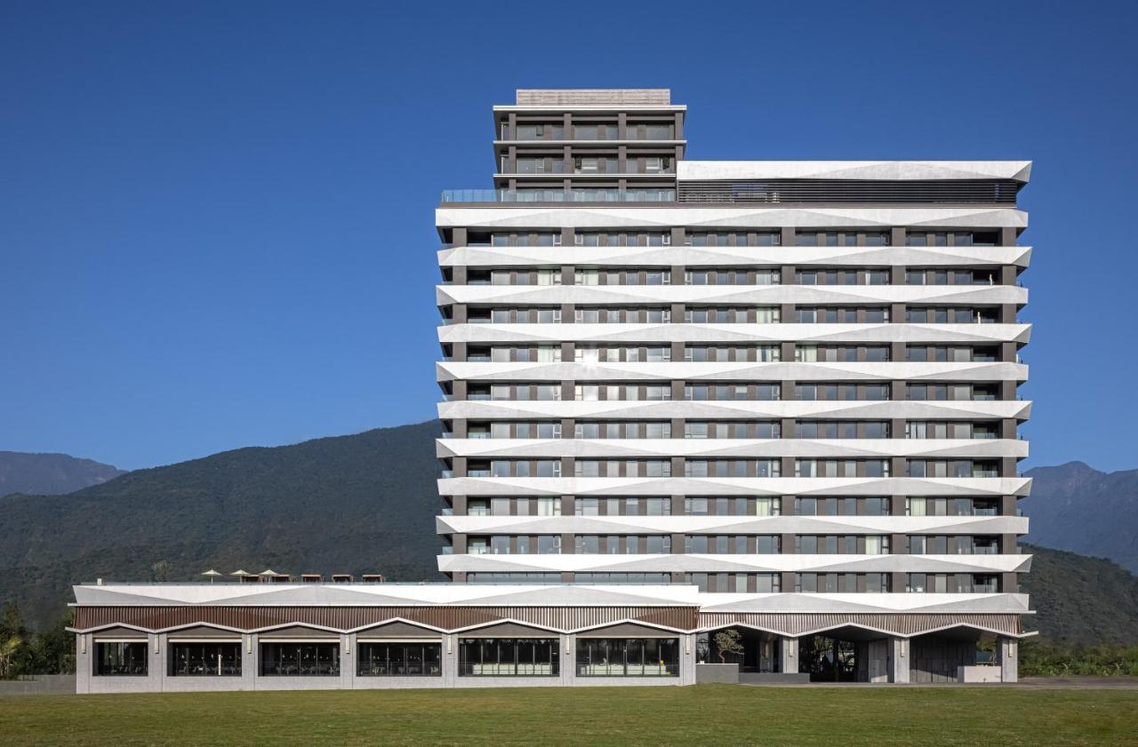 Lakeshore Hotel Hualien Taroko Shunan Exterior foto The hotel in 2012