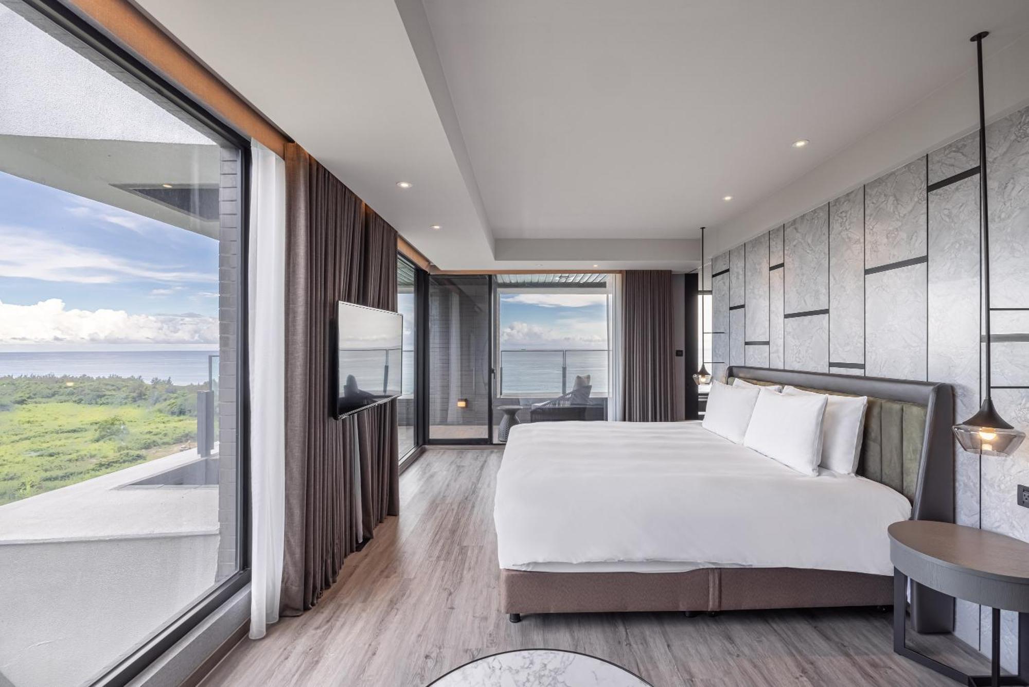 Lakeshore Hotel Hualien Taroko Shunan Habitación foto A bedroom at the hotel