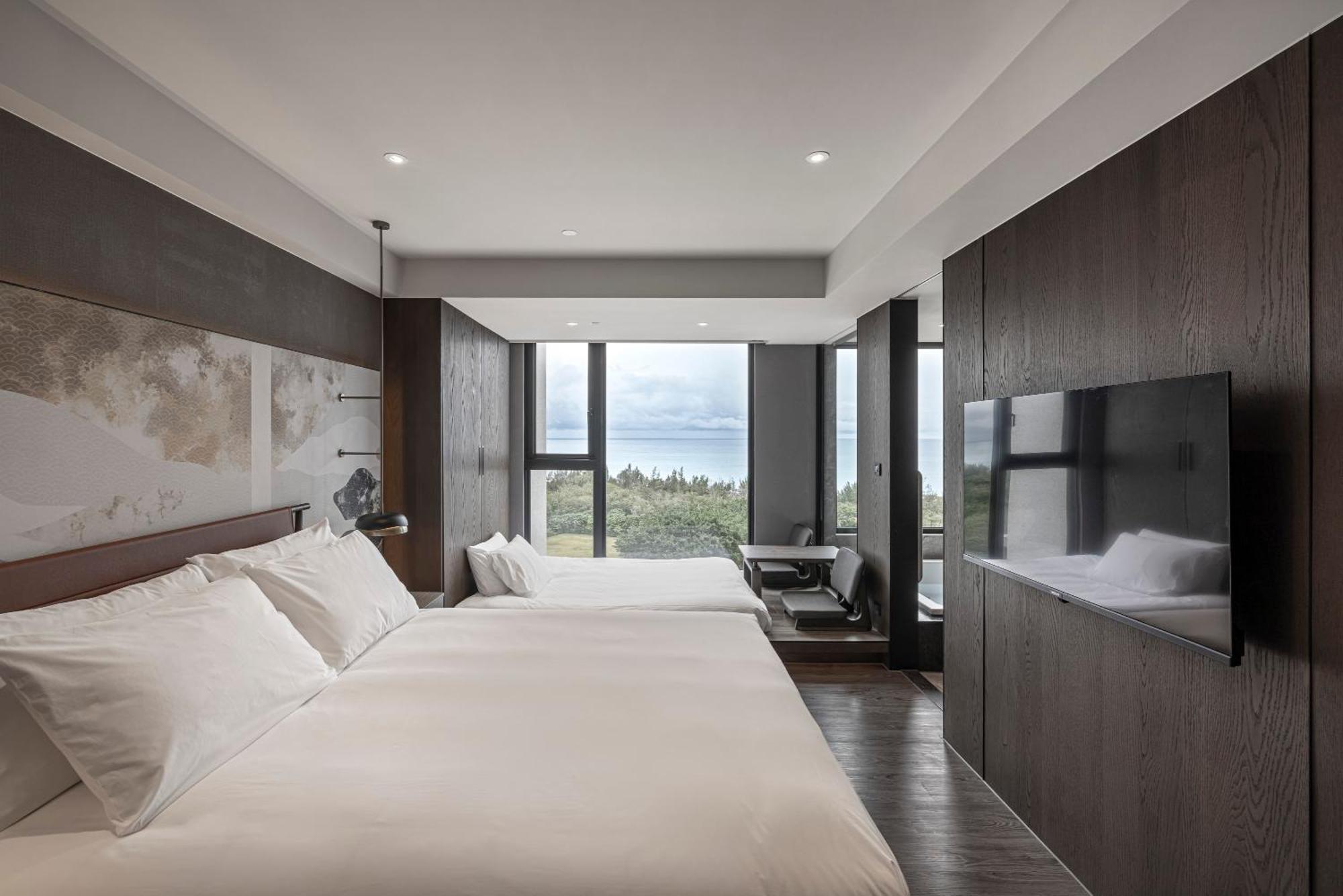 Lakeshore Hotel Hualien Taroko Shunan Habitación foto A guest room at the hotel